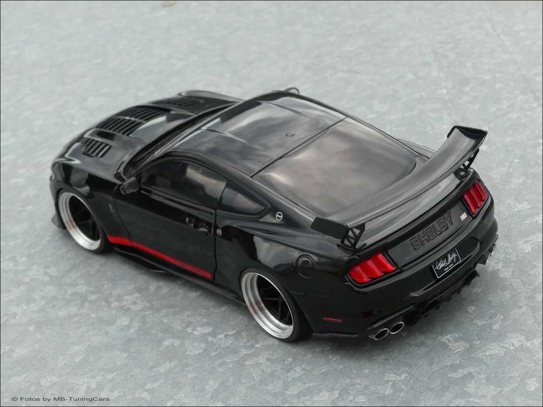 1:18 Ford Shelby GT 500 KR Black/ RED Edition inkl. OVP